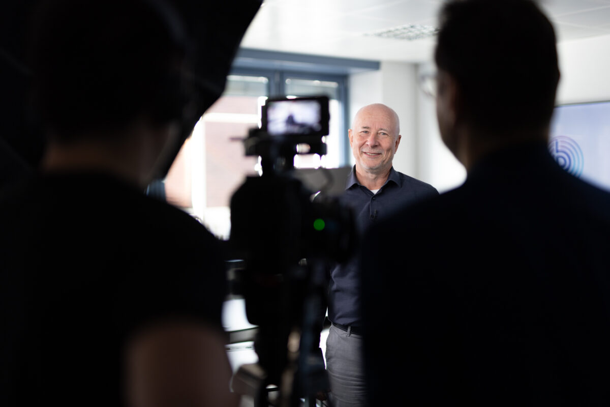 Interview führen: So gelingen gute Interviews mit Kunden und Kollegen.